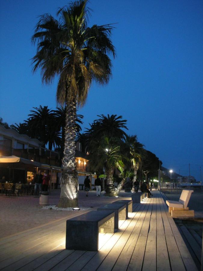 Il Tulipano Apartment San Bartolomeo Al Mare Luaran gambar